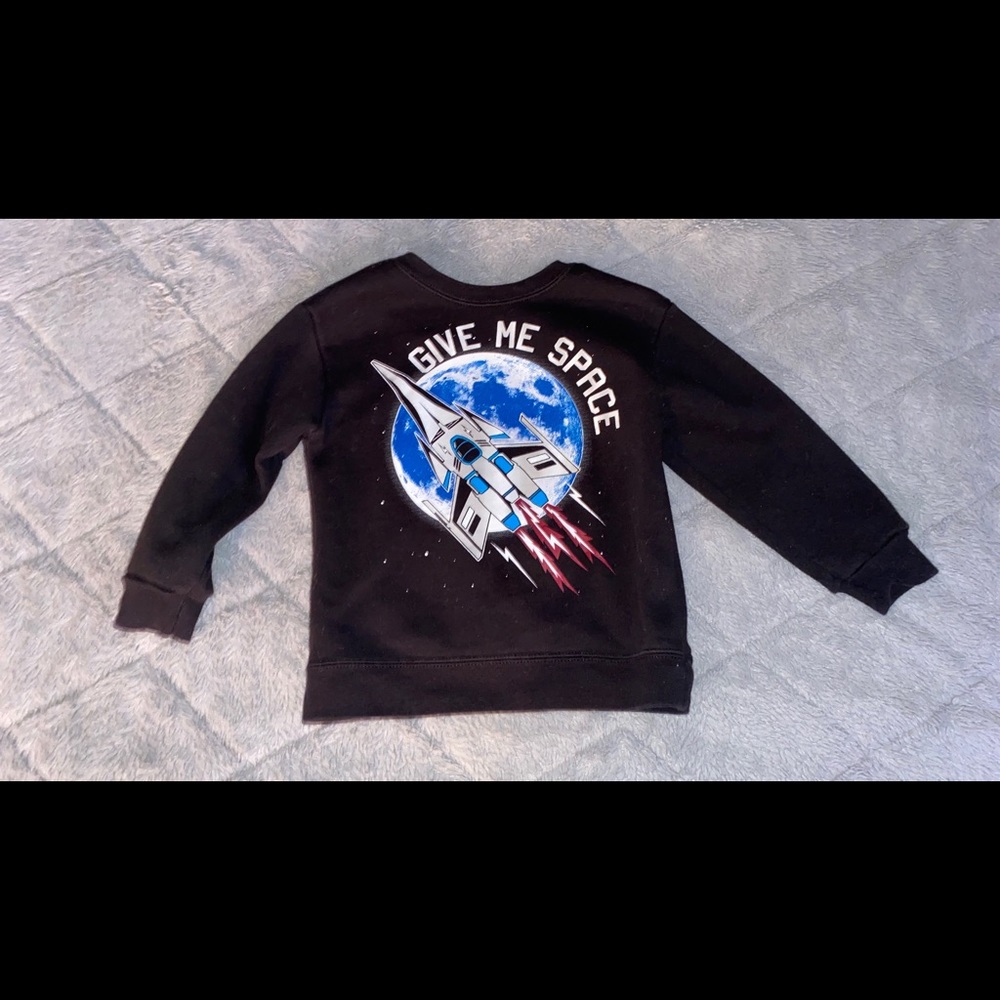 Sweatshirt